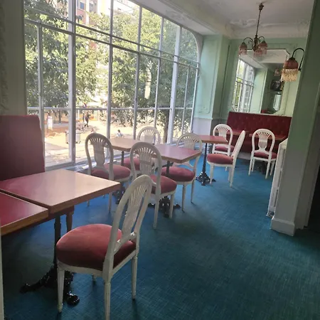 夏多布里昂酒店 酒店